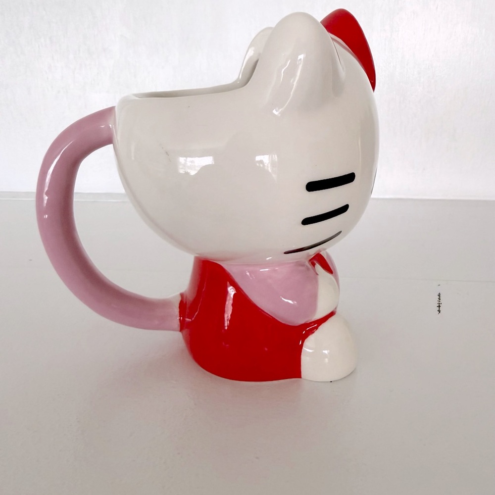 Hello Kitty Valentine's Day Mug. - Picture 7 of 7